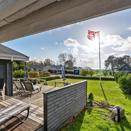 Three-bedroom In Sydals *