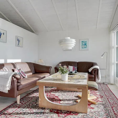 Three-bedroom In Sydals *